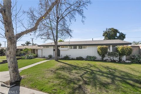 Photo of 10813 First Avenue, Whittier, CA 90603 (MLS # DW26069118)