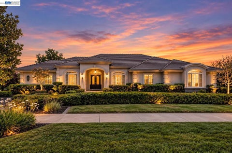 Photo of 1377 Piemonte Dr, Pleasanton, CA 94566 (MLS # 41151616)