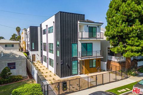 Photo of 1815 Barry Avenue, Los Angeles, CA 90025 (MLS # 26827967)