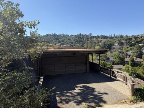 Photo of 72 Fay Avenue, San Carlos, CA 94070 (MLS # ML82039499)