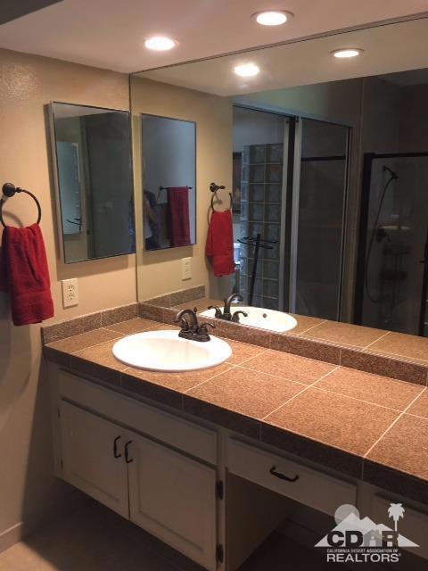 Rancho Las Palmas C. - Residential Lease