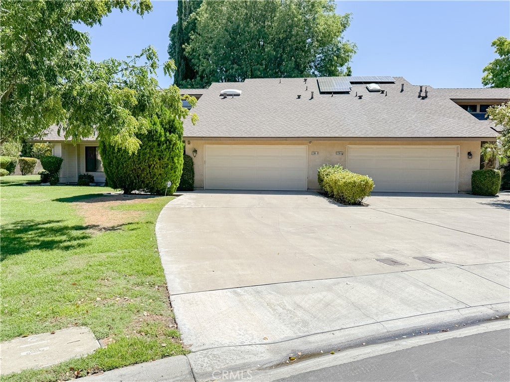 2200 El Portal Drive 9