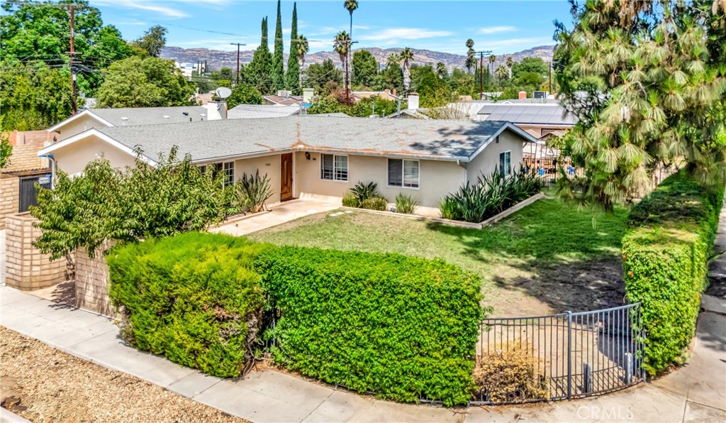 GORGEOUS Remodeled Triplex on a Beautiful Corner Lot in Prime West Hills!
All units will be delivered vacant – a rare and valuable opportunity for investors or owner-occupants!
Welcome to 7101 Fallbrook Ave – a fully permitted 3-unit income property offering charm, privacy, and exceptional investment value. Each unit has its own address, along with separate electrical and gas meters – ensuring convenience, flexibility, and true independence for each residence.
Main House (7101 Fallbrook):
This beautifully remodeled 3-bedroom, 2-bath home features laminate wood flooring, an open-concept layout, a spacious front yard, and a private back patio. The entrance is conveniently located off Gault Street with dedicated driveway parking.
Junior ADU (7099 Fallbrook):
A bright and stylish studio unit with its own address and private entrance. Perfect for a single occupant or additional rental income.
ADU (22809 Gault St):
Recently remodeled and vacant, this charming unit is ready for immediate occupancy. With room to expand the square footage, this ADU offers tremendous value-add potential.
Situated on a stunning corner lot, this turnkey triplex is ideal for investors, owner-occupants, or multi-generational living. Each unit is fully independent, adding to its desirability and long-term growth potential.
Don’t miss this unique opportunity to own a standout property in the heart of West Hills!