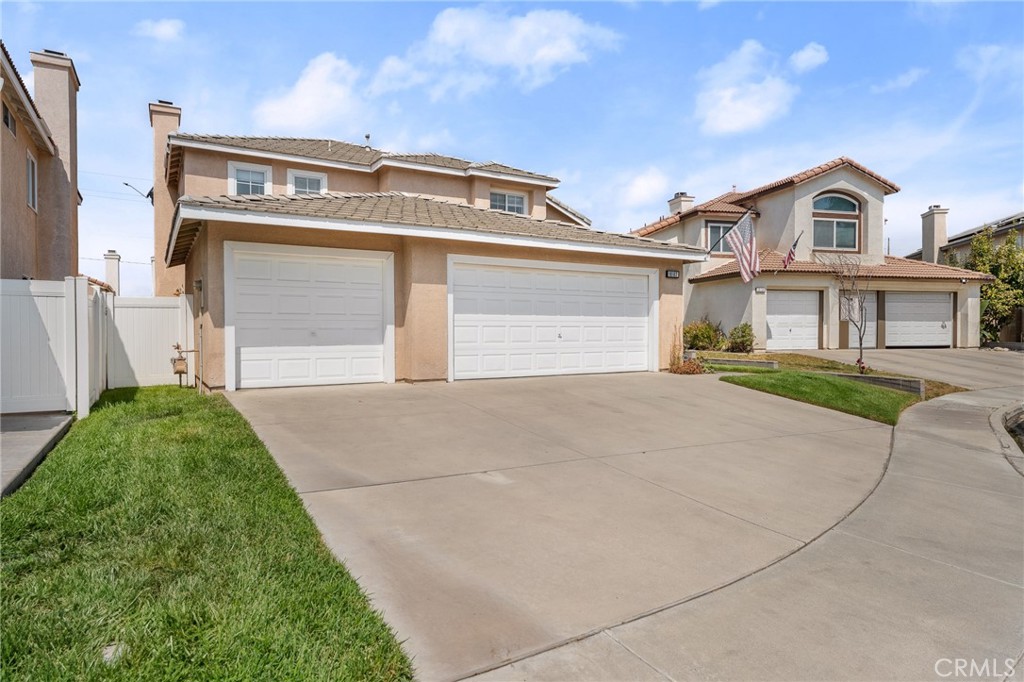 Welcome to this beautifully updated and spacious 4-bedroom, 3-bath home offering nearly 2,000 sq ft of comfortable living space, including a 3-car garage and a layout perfect for both entertaining and everyday living.
Step into a charming interior featuring a large formal living room with soaring ceilings, abundant natural light, and tasteful updates throughout. The kitchen opens to a cozy family room with a fireplace, recessed lighting, and sliding glass doors that lead to a covered patio surrounded by mature trees and new vinyl fencing—creating a private and peaceful outdoor retreat.
The downstairs bedroom is ideal for guests or a home office. Additional highlights include a newer stainless steel appliances, long lasting newer vinyl fencing, updated light fixtures, ceiling fans, new roof underlayment and thoughtful touches throughout.
Located in the highly sought-after Redlands Unified School District, this home is part of a desirable HOA community offering amenities such as a pool, spa, and picnic area.
Don't miss this opportunity to own a move-in-ready home in a fantastic location!