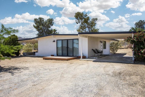 Photo of 6673 Hillview Road, Joshua Tree, CA 92252 (MLS # 219154115PS)
