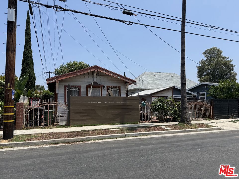 1537 Blake Avenue