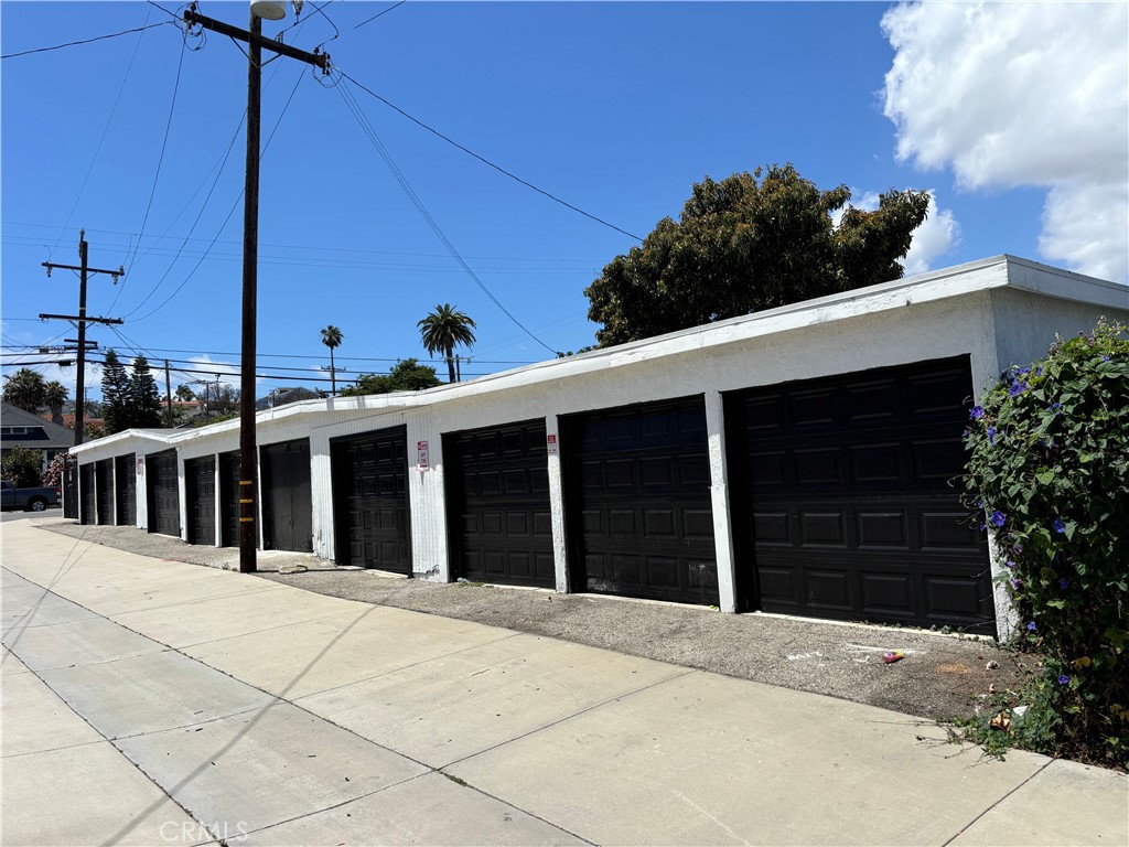 977 W 2nd Street