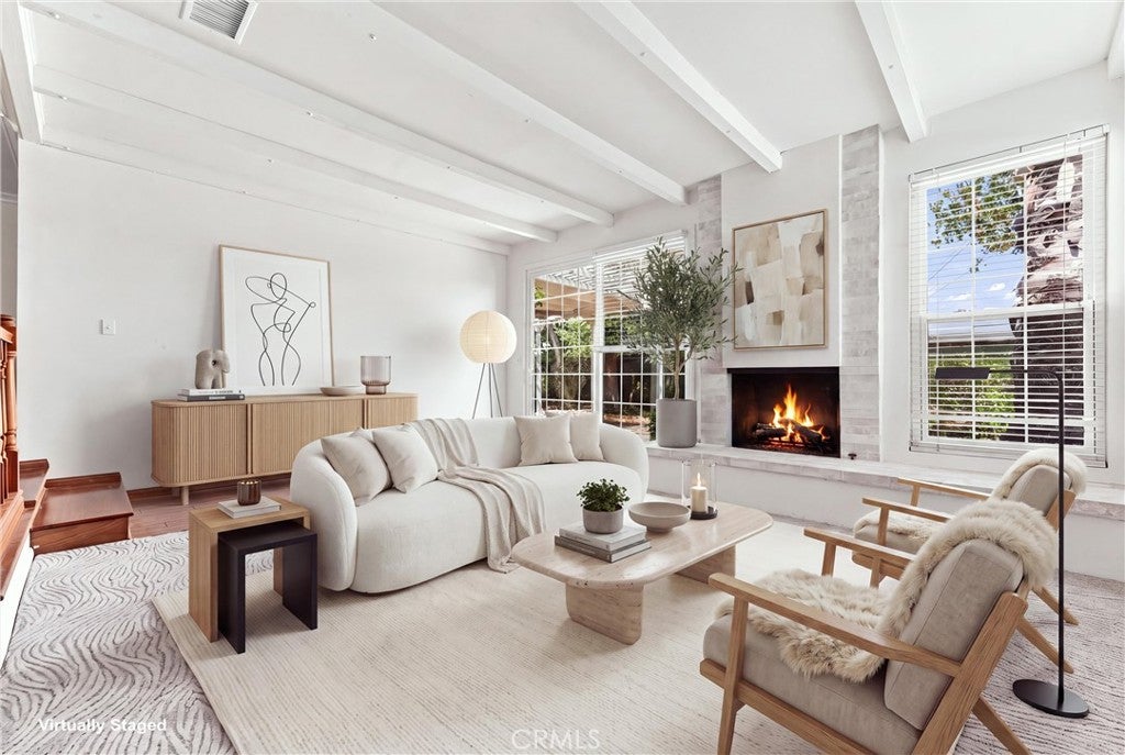 331 E Barkley