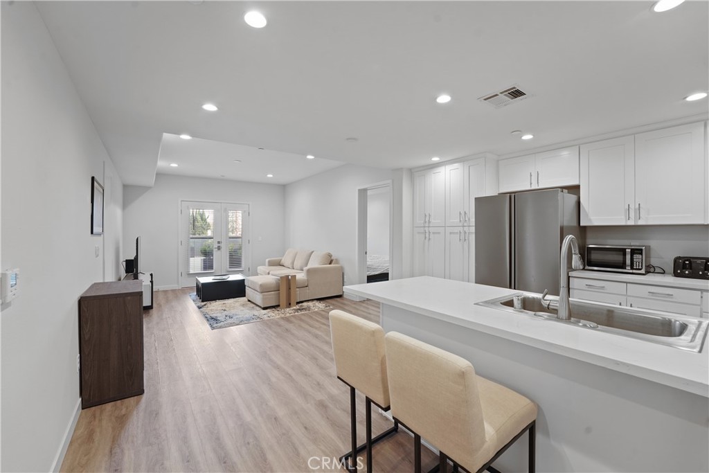 419 N Chandler Avenue 305