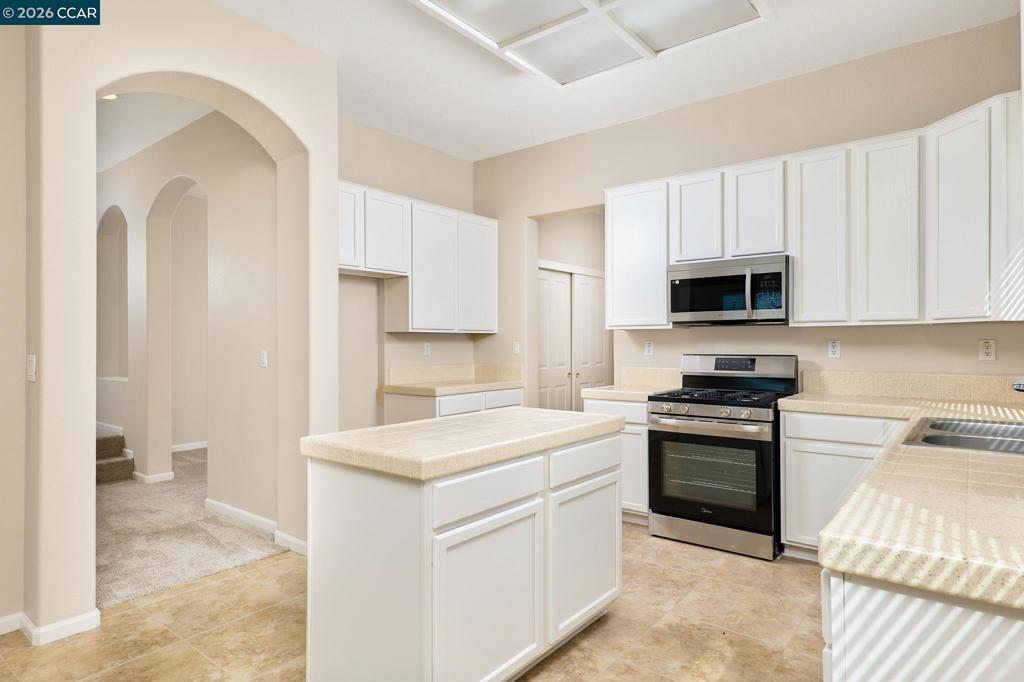 7860 7860 Manorside Dr