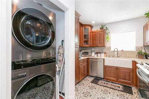 Photo of 1236 N Columbus Avenue #37, Glendale, CA 91202 (MLS # GD26019087)