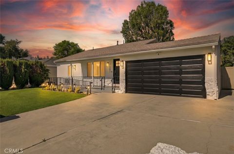17007 Bassett Street Van Nuys CA 91406