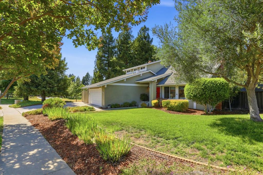 560 Tawny Drive