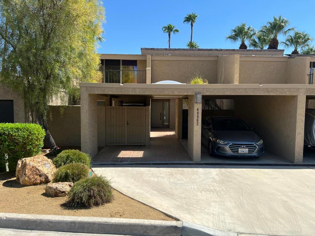 48882 Quercus Lane