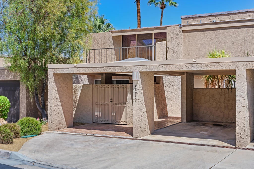 48882 Quercus Lane