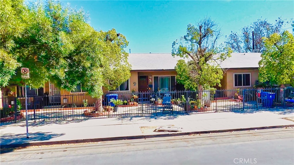 Properties 4 6944 Radford Avenue