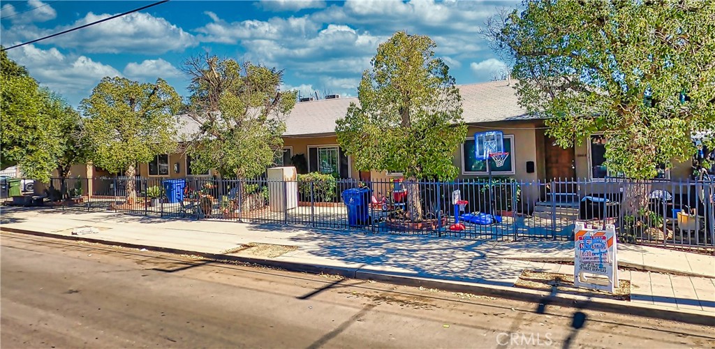 Properties 2 6944 Radford Avenue