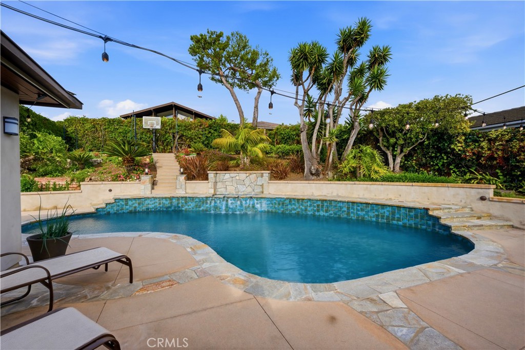 Palos Verdes Estates, California, 90274, United States, 4 Bedrooms Bedrooms, ,4 BathroomsBathrooms,Residential,Active,2041590