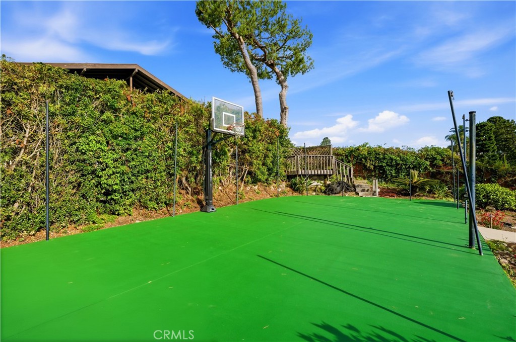 Palos Verdes Estates, California, 90274, United States, 4 Bedrooms Bedrooms, ,4 BathroomsBathrooms,Residential,Active,2041590