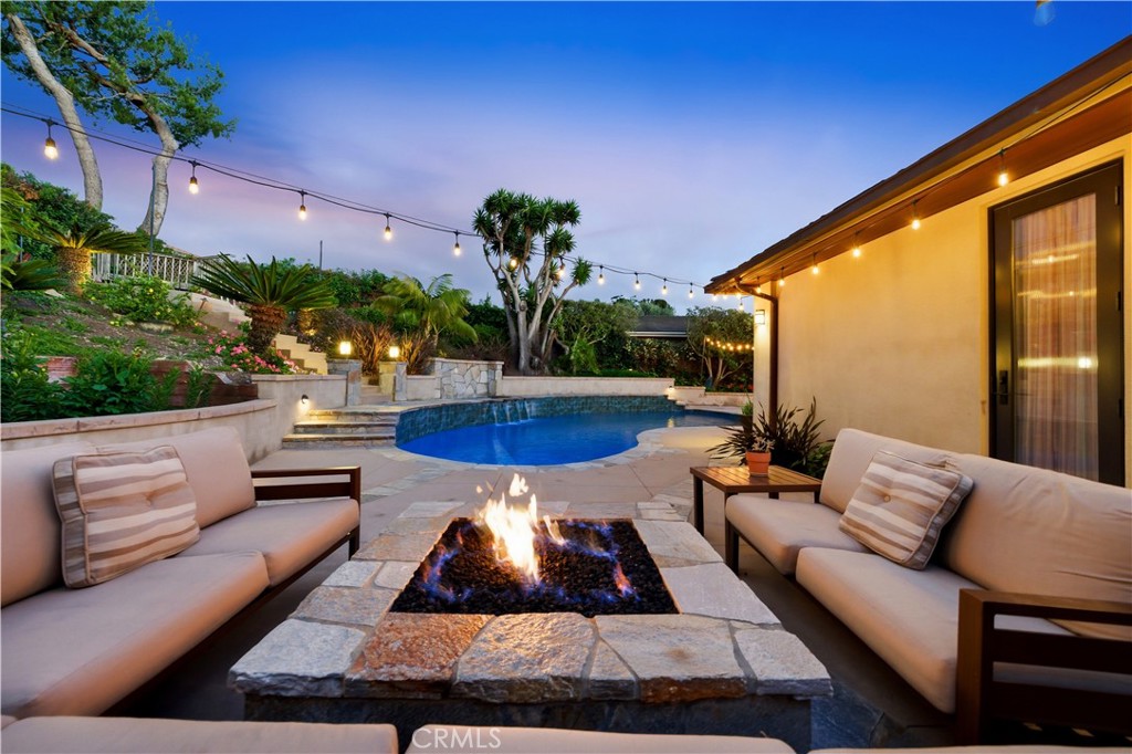 Palos Verdes Estates, California, 90274, United States, 4 Bedrooms Bedrooms, ,4 BathroomsBathrooms,Residential,Active,2041590