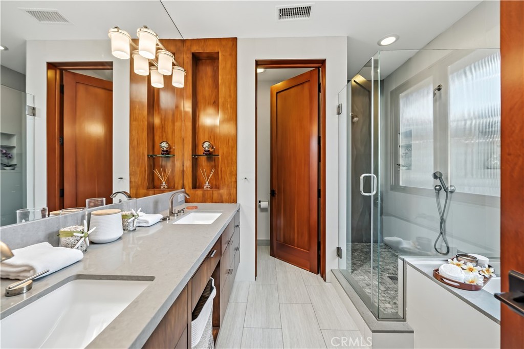 Palos Verdes Estates, California, 90274, United States, 4 Bedrooms Bedrooms, ,4 BathroomsBathrooms,Residential,Active,2041590