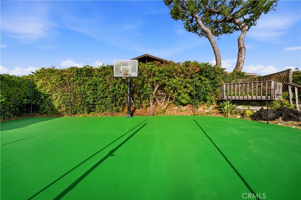 Palos Verdes Estates, California, 90274, United States, 4 Bedrooms Bedrooms, ,4 BathroomsBathrooms,Residential,Active,2041590