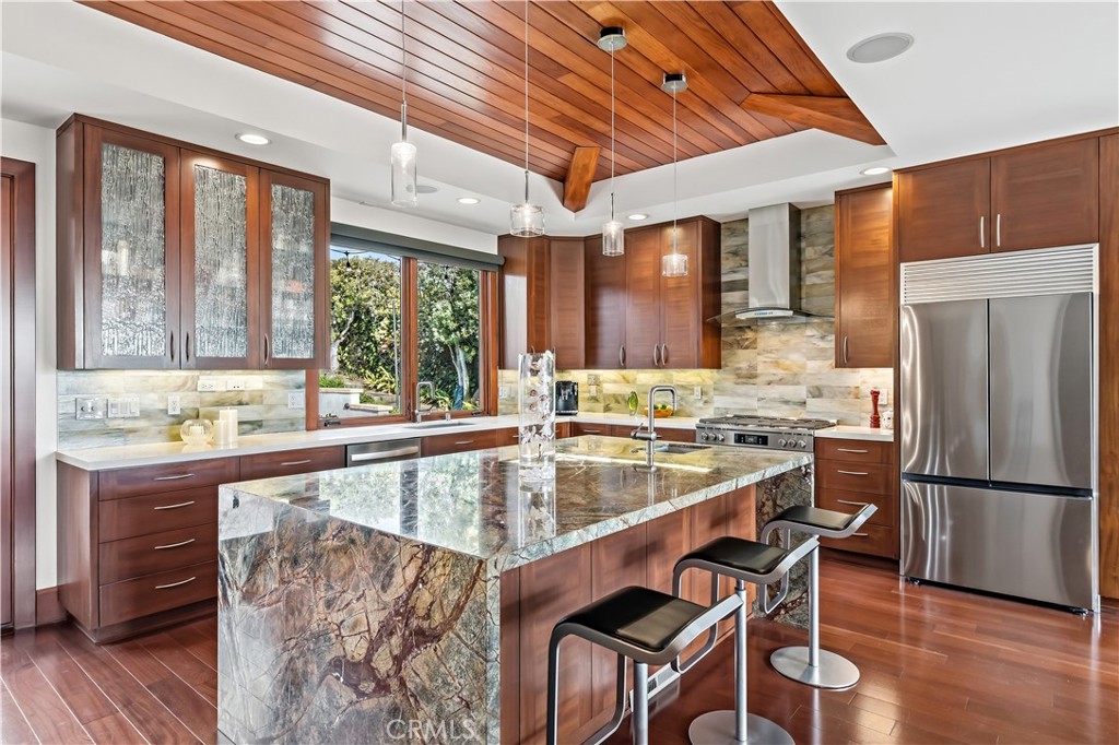 Palos Verdes Estates, California, 90274, United States, 4 Bedrooms Bedrooms, ,4 BathroomsBathrooms,Residential,Active,2041590