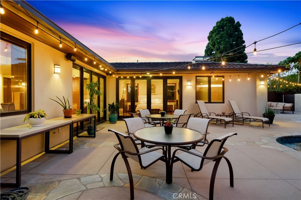 Palos Verdes Estates, California, 90274, United States, 4 Bedrooms Bedrooms, ,4 BathroomsBathrooms,Residential,Active,2041590