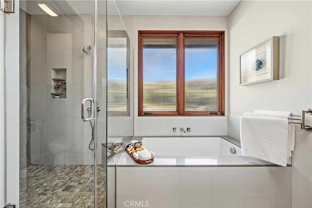 Palos Verdes Estates, California, 90274, United States, 4 Bedrooms Bedrooms, ,4 BathroomsBathrooms,Residential,Active,2041590
