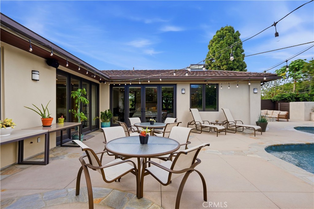 Palos Verdes Estates, California, 90274, United States, 4 Bedrooms Bedrooms, ,4 BathroomsBathrooms,Residential,Active,2041590