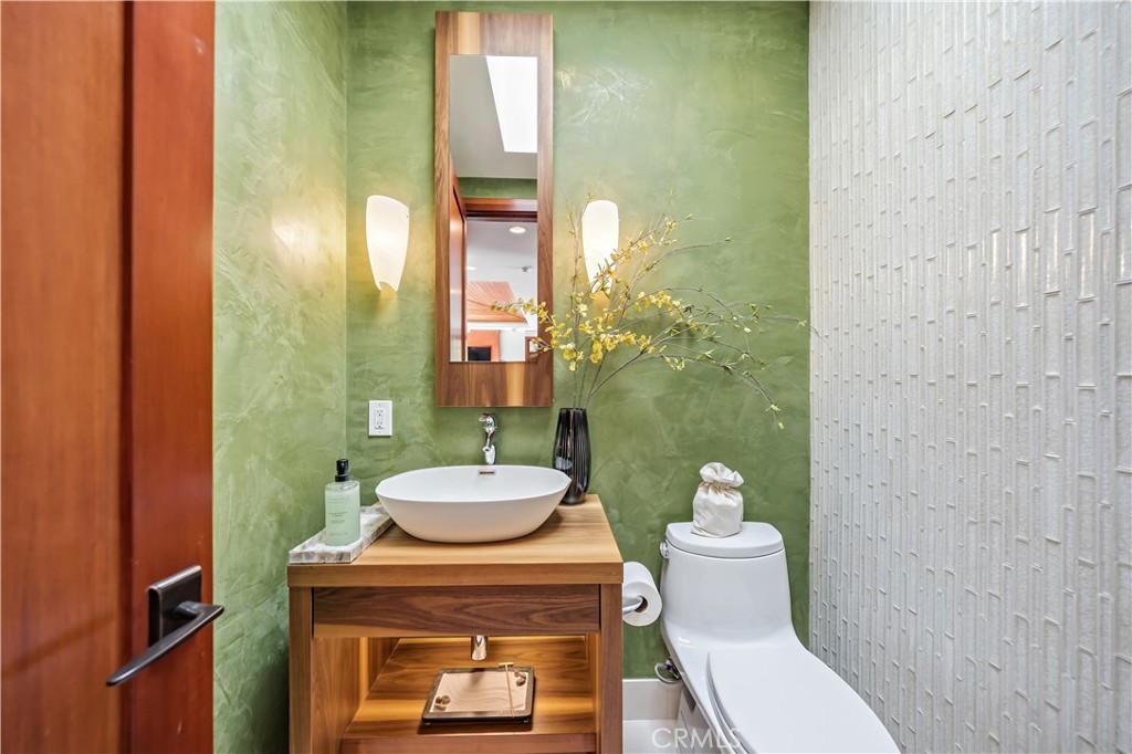 Palos Verdes Estates, California, 90274, United States, 4 Bedrooms Bedrooms, ,4 BathroomsBathrooms,Residential,Active,2041590