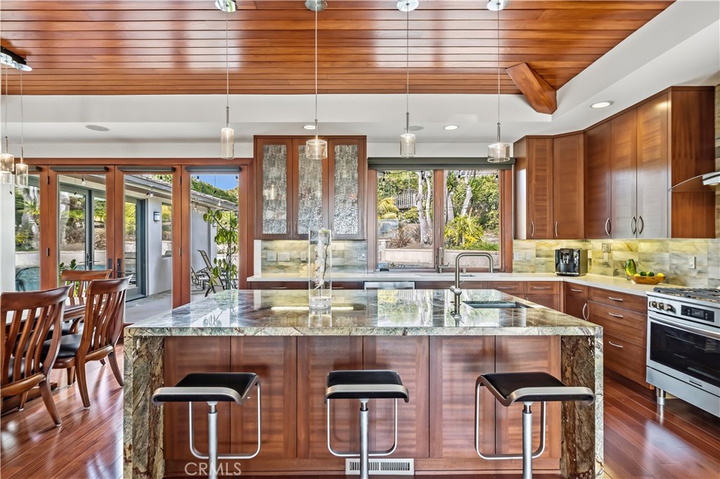 Palos Verdes Estates, California, 90274, United States, 4 Bedrooms Bedrooms, ,4 BathroomsBathrooms,Residential,Active,2041590