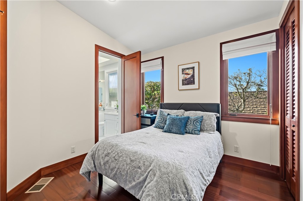 Palos Verdes Estates, California, 90274, United States, 4 Bedrooms Bedrooms, ,4 BathroomsBathrooms,Residential,Active,2041590