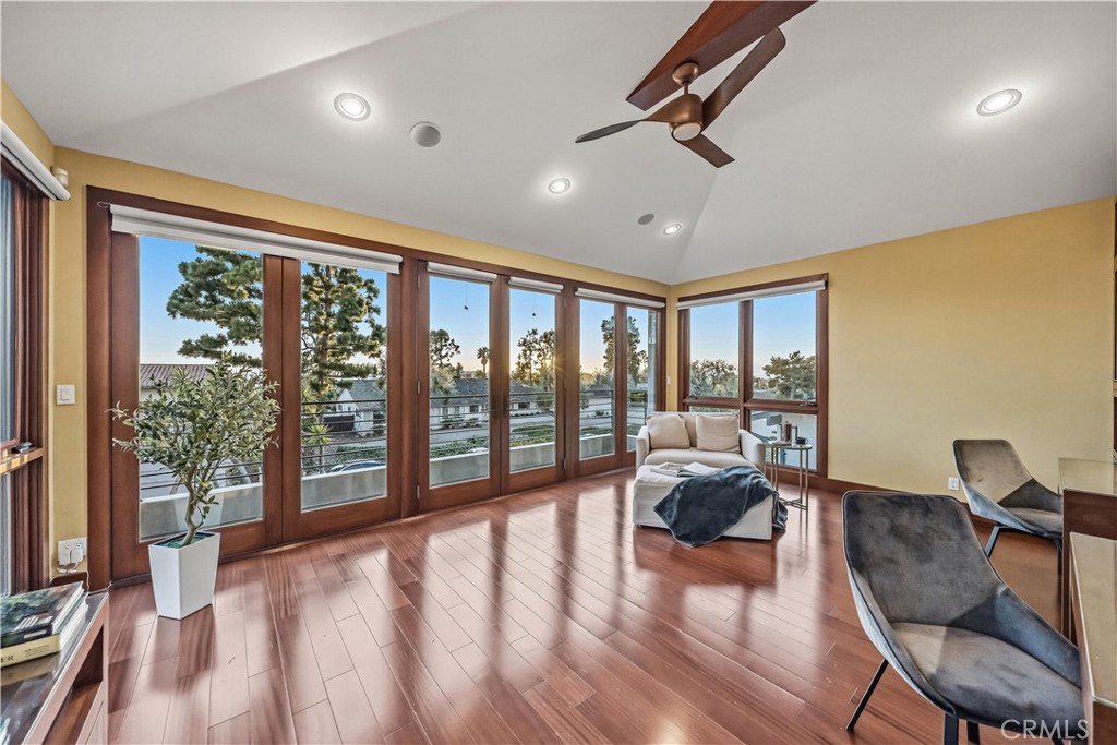 Palos Verdes Estates, California, 90274, United States, 4 Bedrooms Bedrooms, ,4 BathroomsBathrooms,Residential,Active,2041590