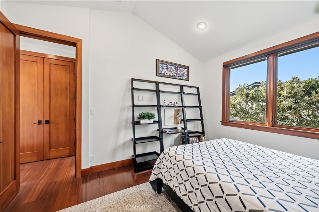 Palos Verdes Estates, California, 90274, United States, 4 Bedrooms Bedrooms, ,4 BathroomsBathrooms,Residential,Active,2041590
