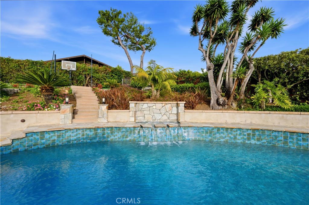 Palos Verdes Estates, California, 90274, United States, 4 Bedrooms Bedrooms, ,4 BathroomsBathrooms,Residential,Active,2041590