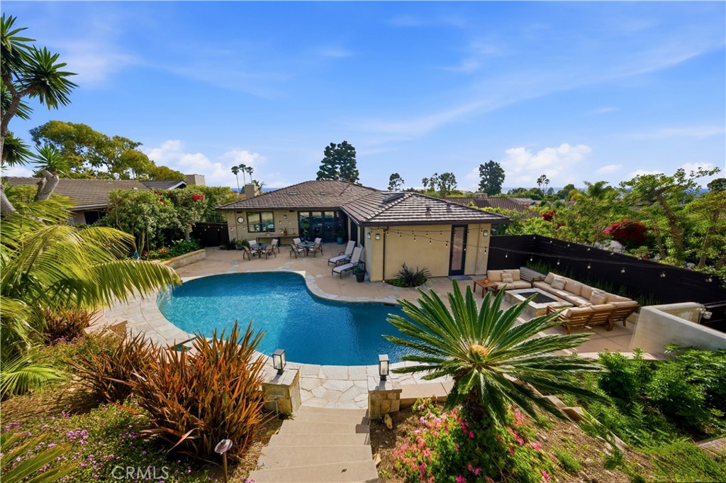 Palos Verdes Estates, California, 90274, United States, 4 Bedrooms Bedrooms, ,4 BathroomsBathrooms,Residential,Active,2041590