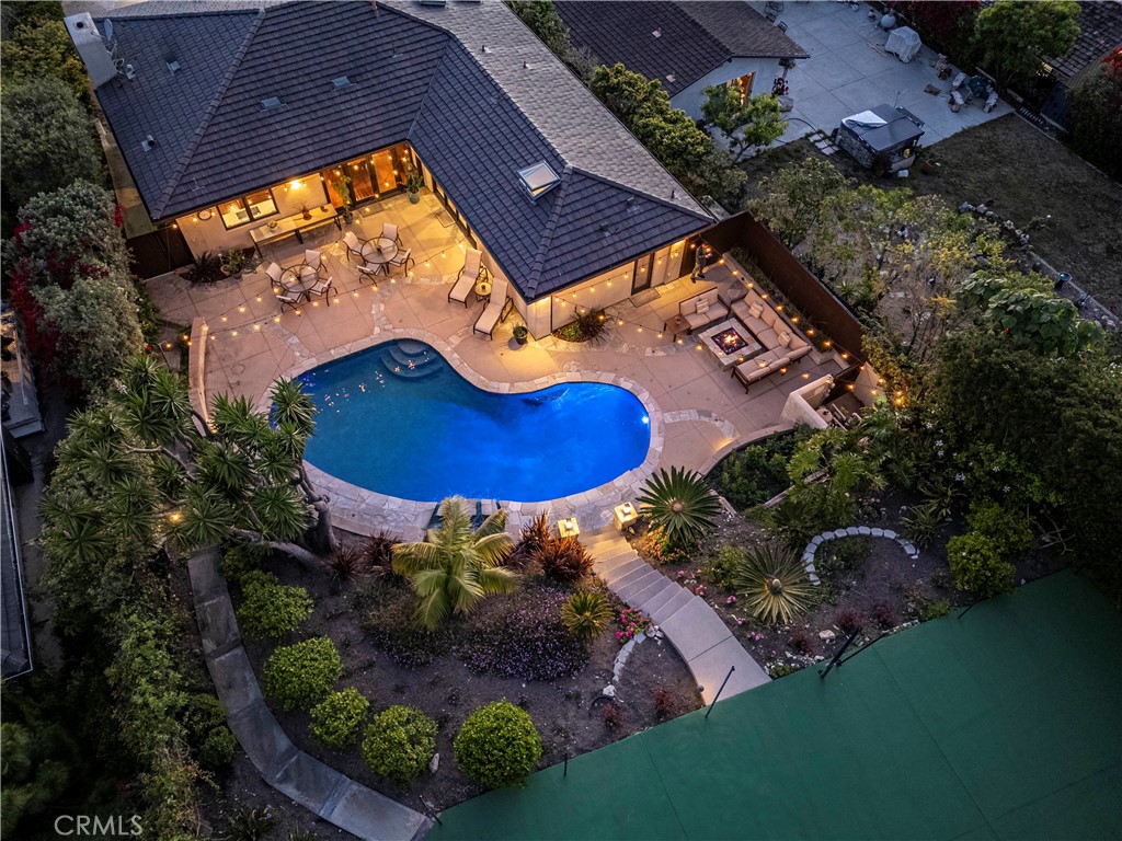 Palos Verdes Estates, California, 90274, United States, 4 Bedrooms Bedrooms, ,4 BathroomsBathrooms,Residential,Active,2041590