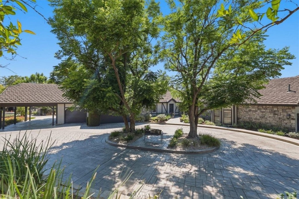 2445 Rolling Ridge Road