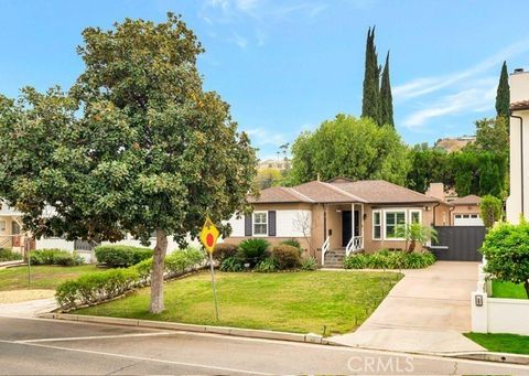 Photo of 17946 Valley Vista Boulevard, Encino, CA 91316 (MLS # SR25249198) Photo of 17946 Valley Vista Boulevard, Encino, CA 91316 (MLS # SR25249198)
