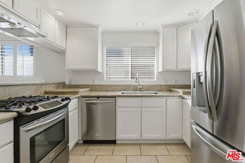 18550 Hatteras Street 45 Tarzana CA 91356