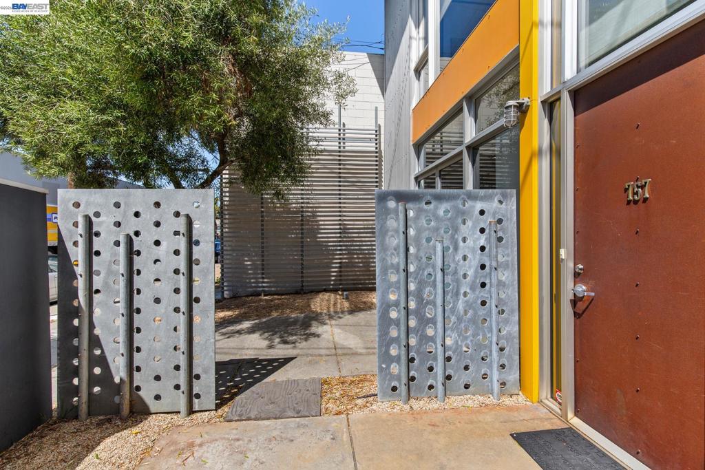 755 Folger Ave