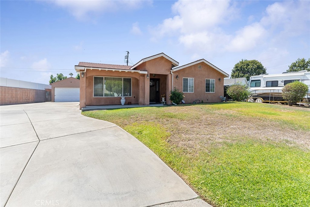 5441 N Calera Avenue