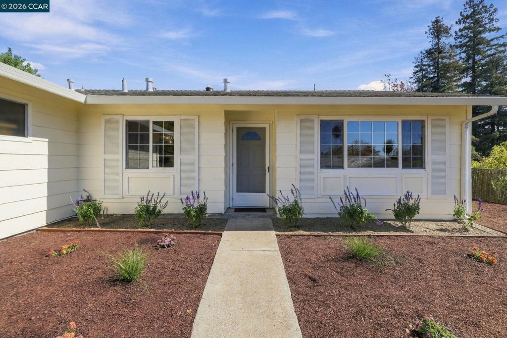 2641 Lassen Way
