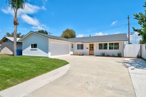 Photo of 16622 Simonne Lane, Huntington Beach, CA 92647 (MLS # LG26078213)