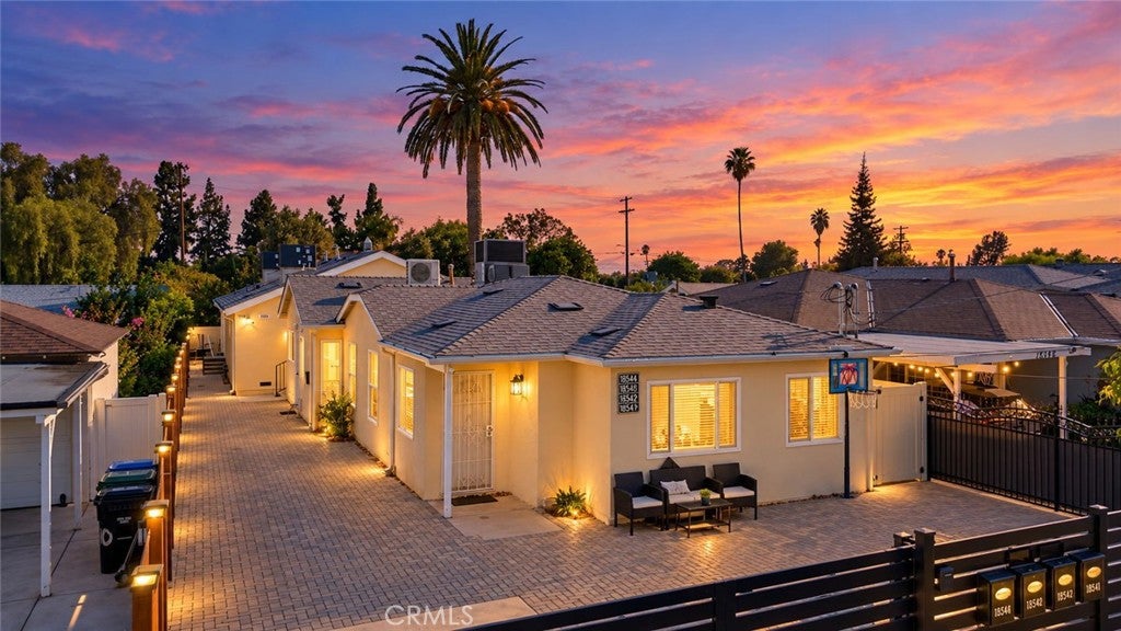18544 Bryant Street, Northridge CA 91324