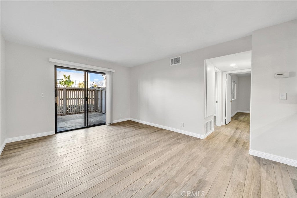 1309 W Mission Boulevard 5