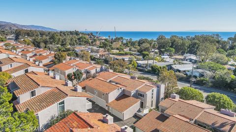 Photo of 28384 Rey De Copas Lane, Malibu, CA 90265 (MLS # SR25172248) Photo of 28384 Rey De Copas Lane, Malibu, CA 90265 (MLS # SR25172248)