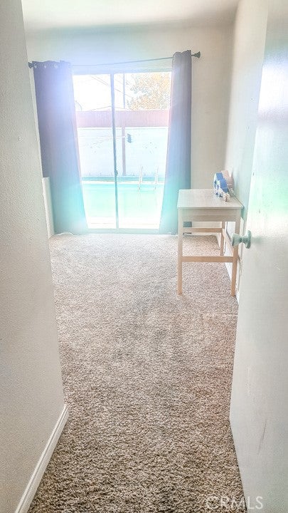 1046 W Holguin
