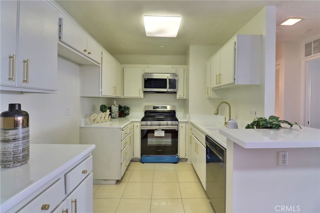 12610 Briarglen M